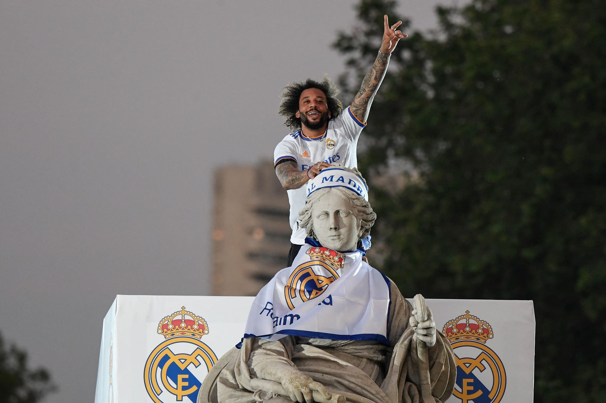 马龙：约基奇从帮队友变得更好中获得乐趣 他会对19助0分感到开心.